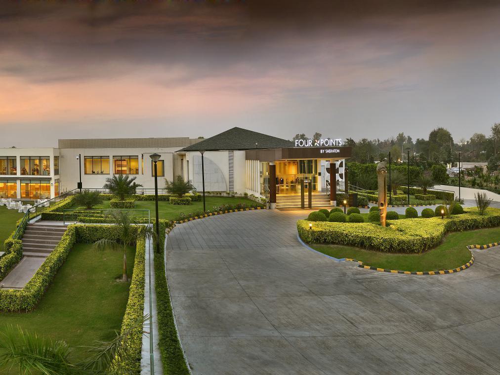 Four Points By Sheraton New Delhi, Airport Highway Exterior foto